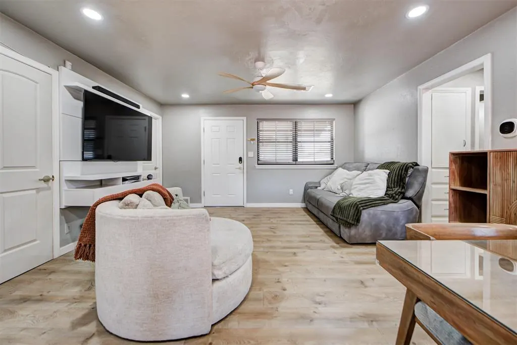 Photo 13 — 704 SW 1st Street, Moore, OK 73160