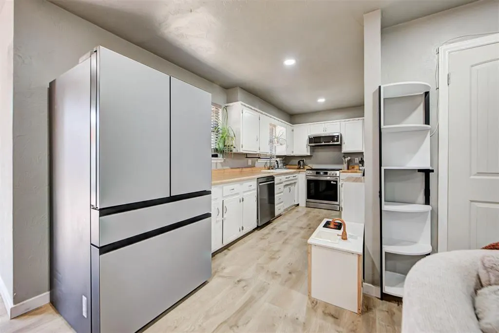Photo 19 — 704 SW 1st Street, Moore, OK 73160