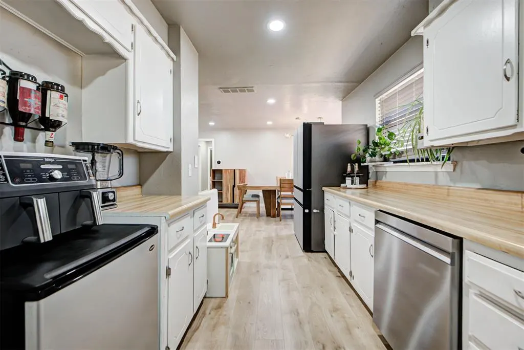 Photo 23 — 704 SW 1st Street, Moore, OK 73160