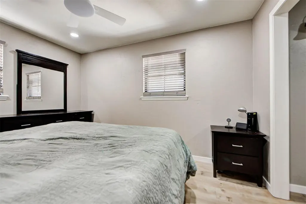 Photo 28 — 704 SW 1st Street, Moore, OK 73160