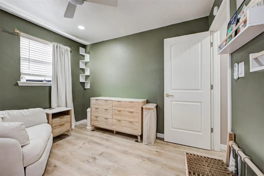Photo 31 — 704 SW 1st Street, Moore, OK 73160