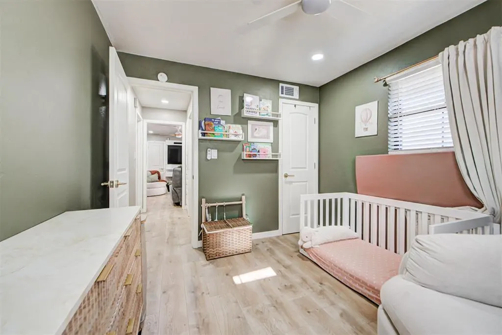 Photo 32 — 704 SW 1st Street, Moore, OK 73160