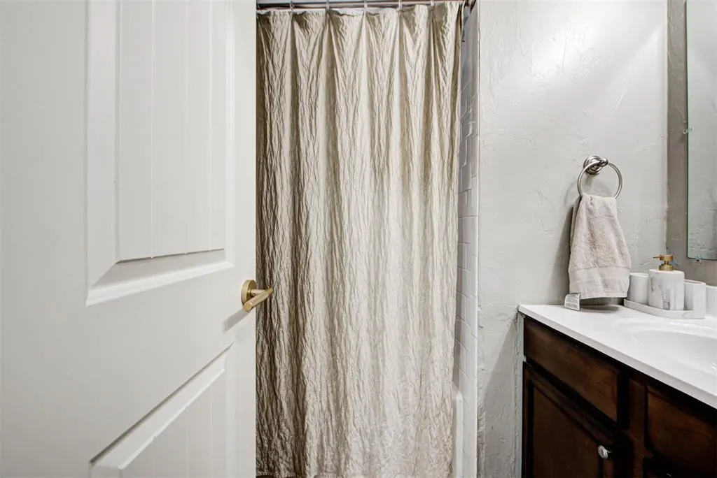 Photo 34 — 704 SW 1st Street, Moore, OK 73160