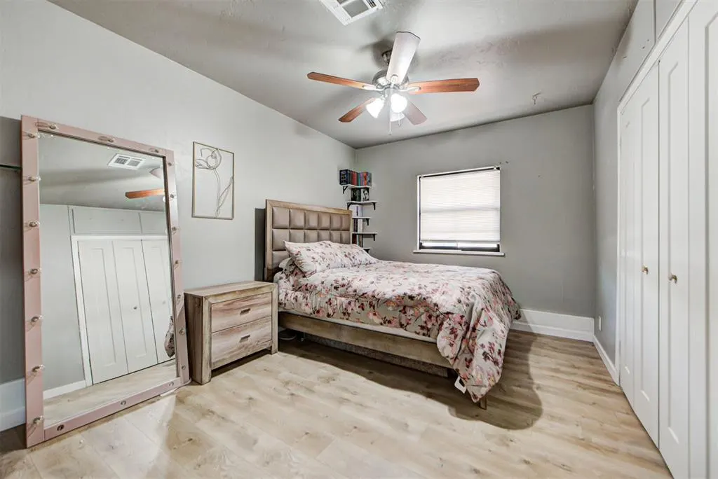 Photo 36 — 704 SW 1st Street, Moore, OK 73160