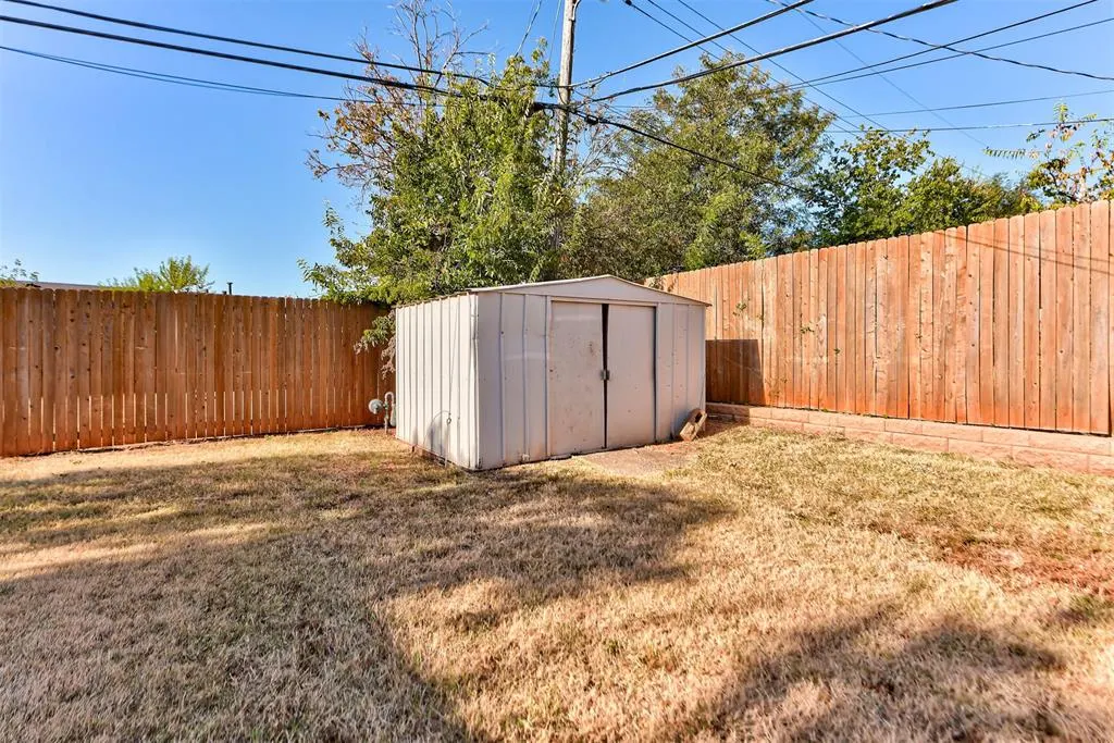 Photo 44 — 704 SW 1st Street, Moore, OK 73160