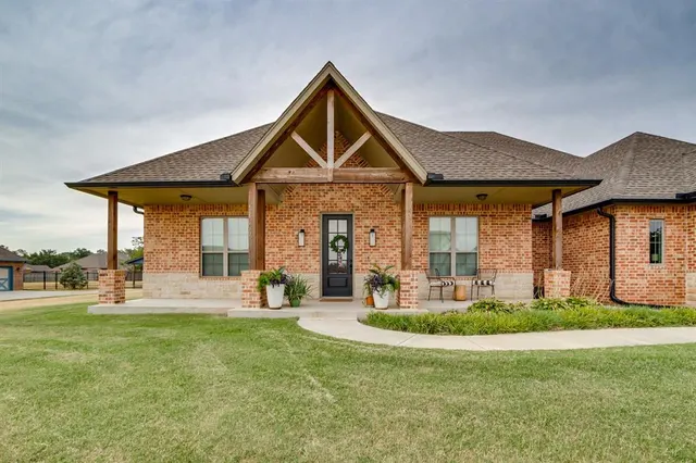 Photo 3 — 1408 W Harvard Way, Mustang, OK 73064