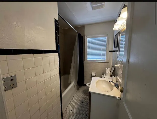 Photo 8 — 2840 NW 23rd Street, Oklahoma City, OK 73107