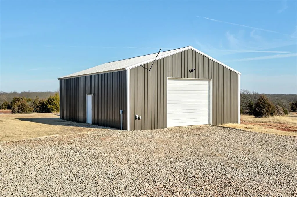 Photo 37 — 335624 E 960 Road, Wellston, OK 74881