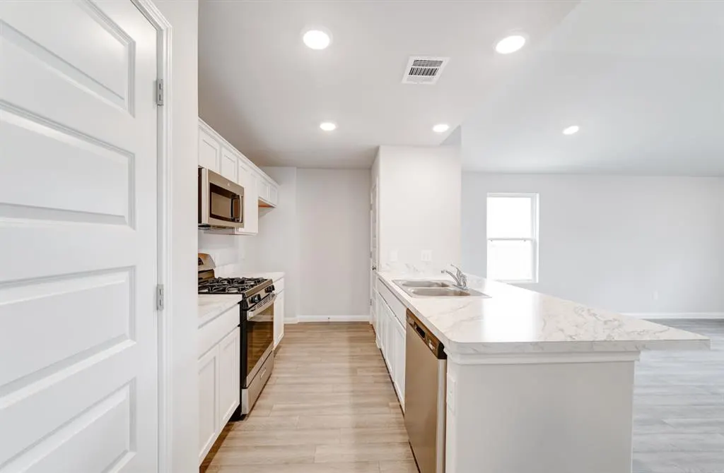 Photo 5 — 2804 Scissortail Drive, Chickasha, OK 73018