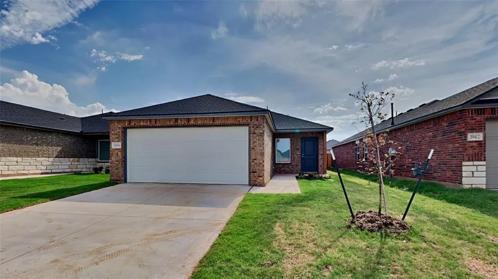 Front exterior — 20416 Mule Deer Drive, Edmond, OK 73012