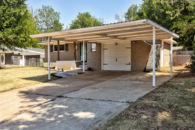 Photo 2 — 724 Stahl Drive, Oklahoma City, OK 73110