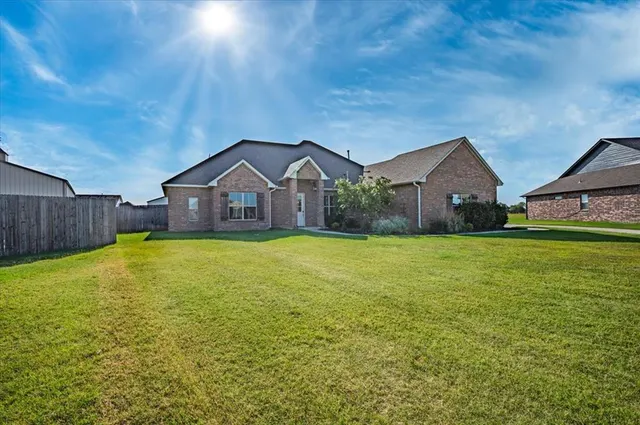 Photo 2 — 2712 Palazzo Circle, Yukon, OK 73099