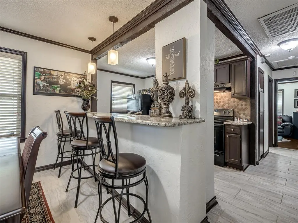 Photo 9 — 601 NW 50th Street, Oklahoma City, OK 73118