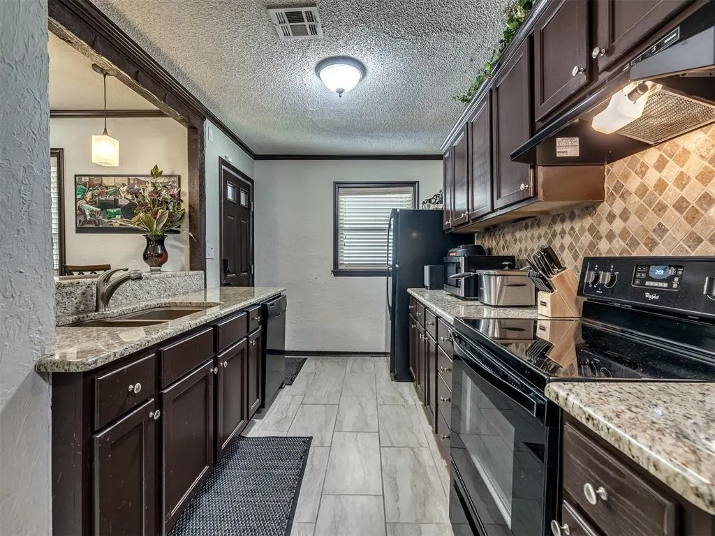 Photo 11 — 601 NW 50th Street, Oklahoma City, OK 73118