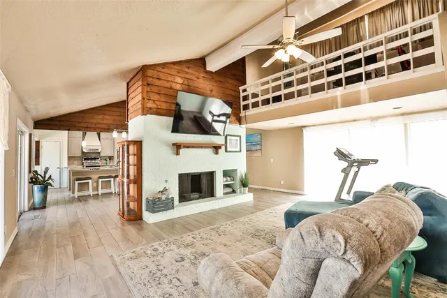 Photo 2 — 225 SE 28th Street, Moore, OK 73160