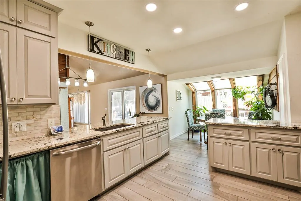 Photo 11 — 225 SE 28th Street, Moore, OK 73160