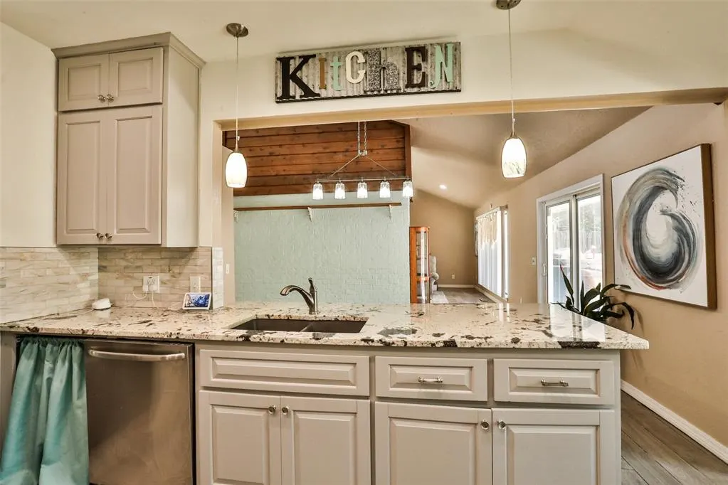Photo 12 — 225 SE 28th Street, Moore, OK 73160