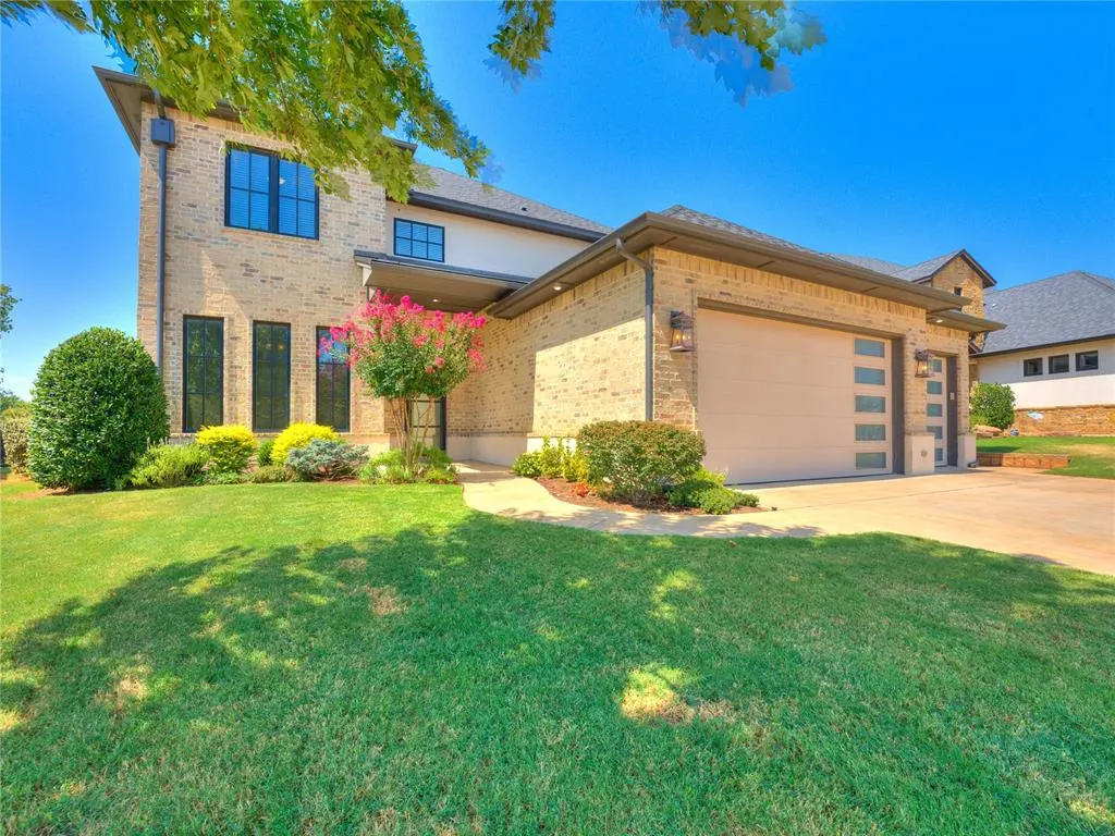 Photo 2 — 449 Saint Claire Drive, Edmond, OK 73025