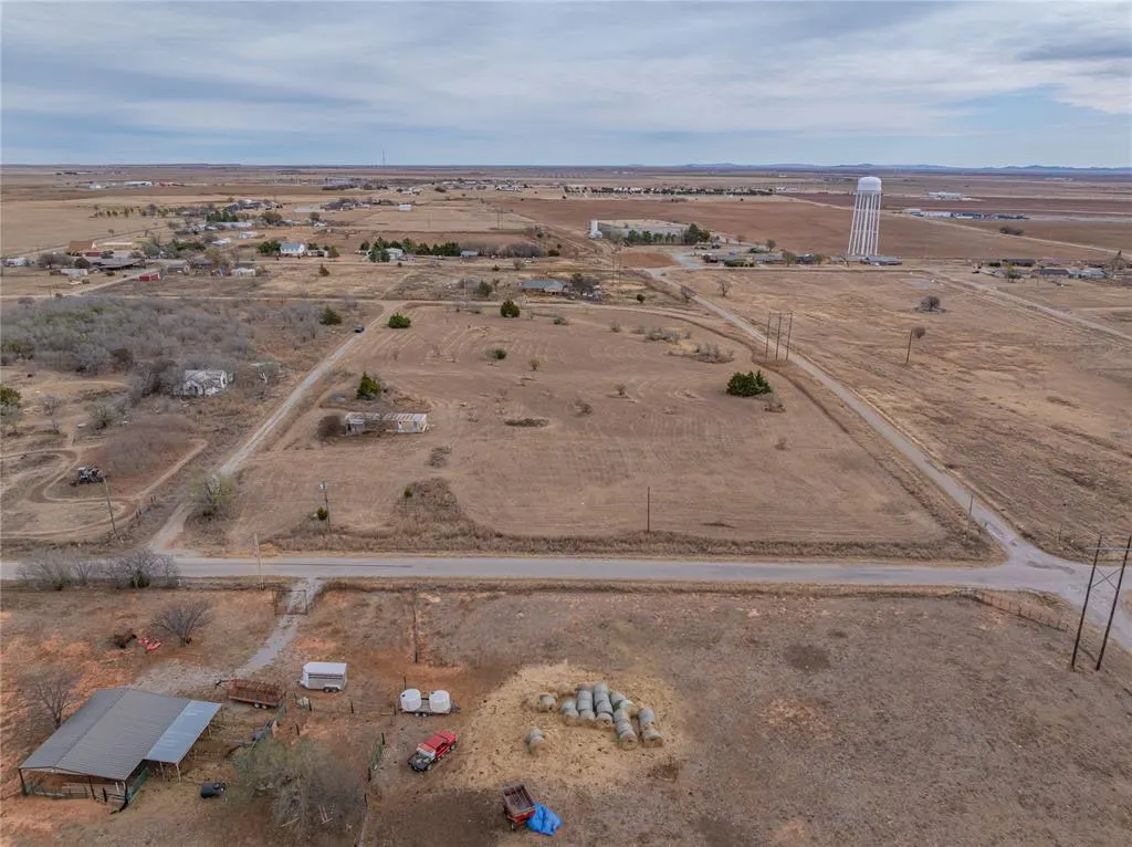 Photo 2 — S Stephenson St (Kenneth O'Neal Dr)/ E 3rd Street, Hobart, OK 73651