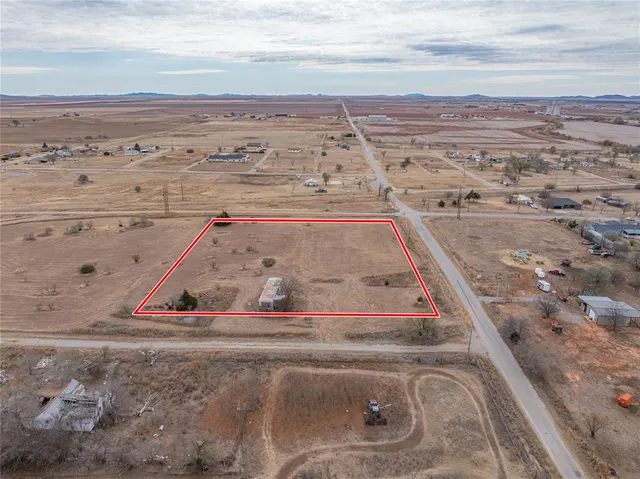 Photo 3 — S Stephenson St (Kenneth O'Neal Dr)/ E 3rd Street, Hobart, OK 73651