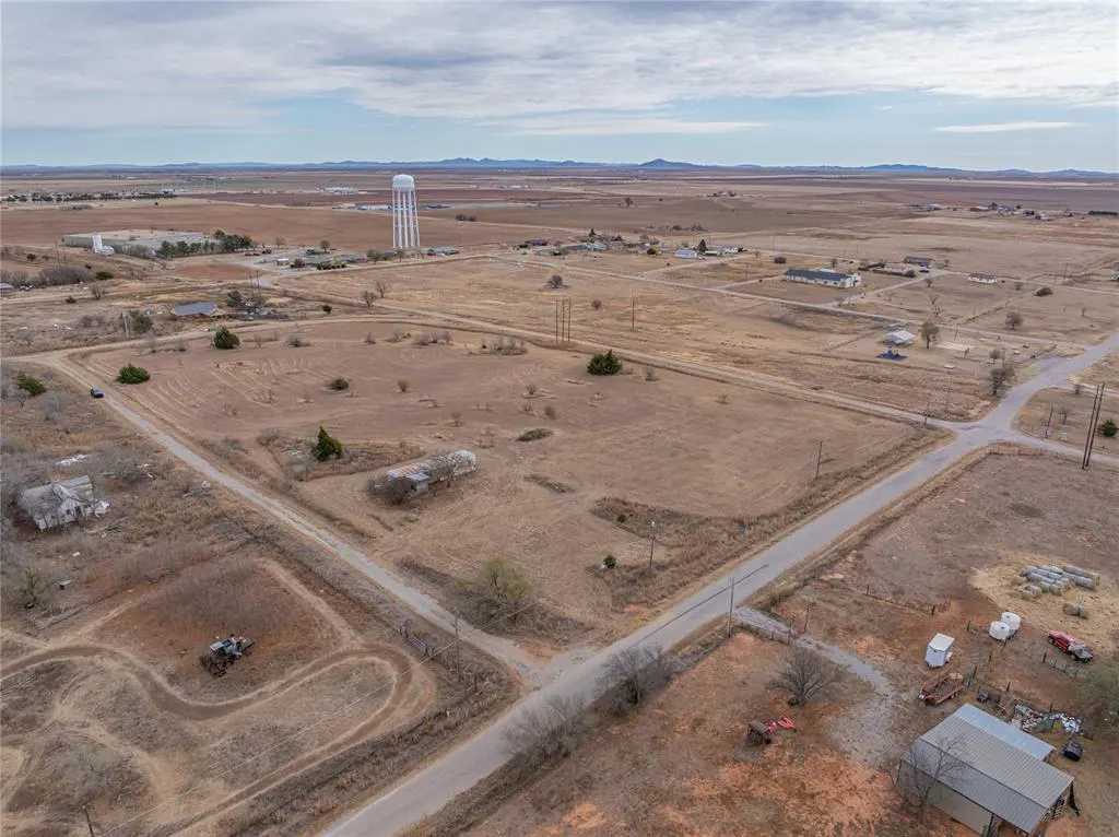 Photo 5 — S Stephenson St (Kenneth O'Neal Dr)/ E 3rd Street, Hobart, OK 73651