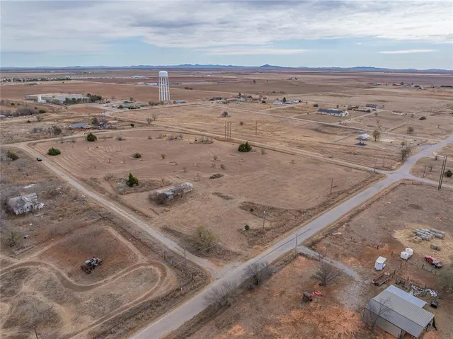 Photo 5 — S Stephenson St (Kenneth O'Neal Dr)/ E 3rd Street, Hobart, OK 73651