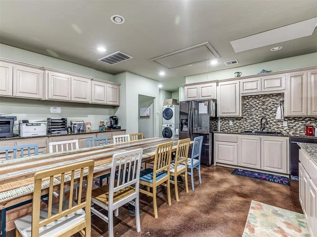 Photo 10 — 1917 Commerce Street, Choctaw, OK 73020