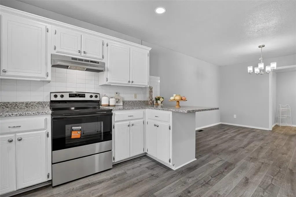 Photo 10 — 105 Village Oaks Drive, Oklahoma City, OK 73130