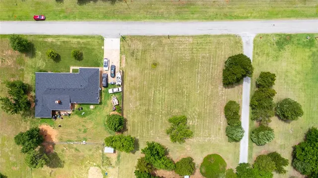 Photo 8 — 6414 NE Prospect Street, Oklahoma City, OK 73111