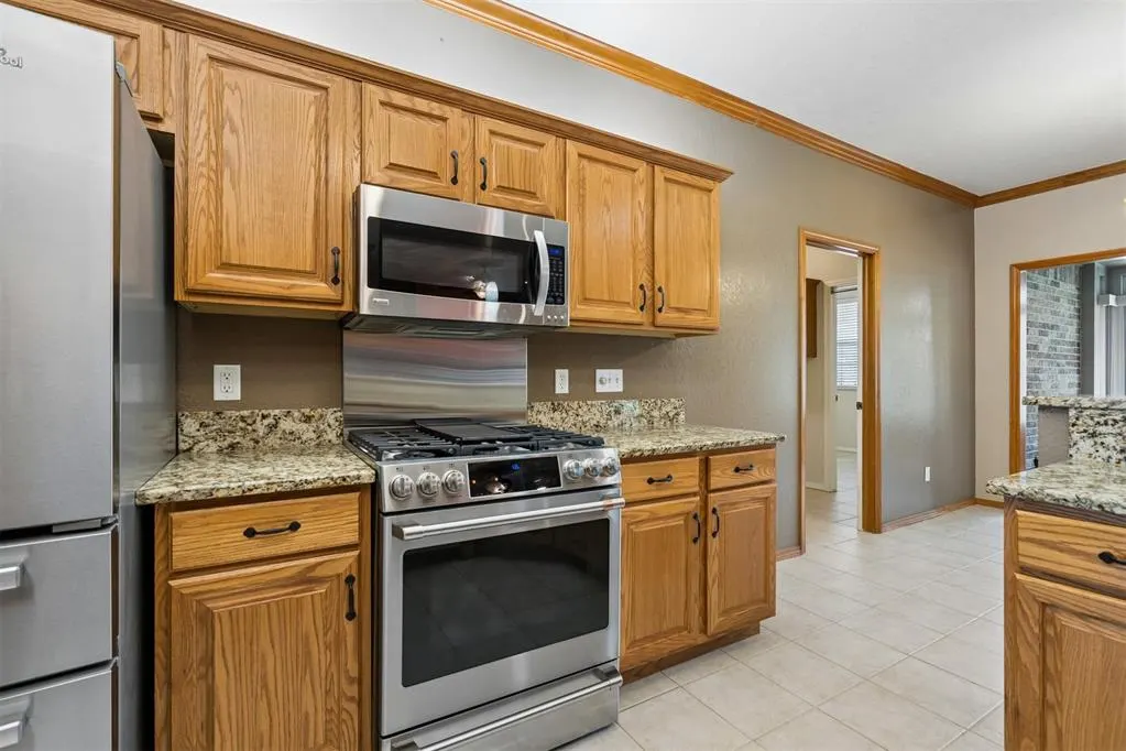 Photo 19 — 16013 Sonoma Drive, Edmond, OK 73013