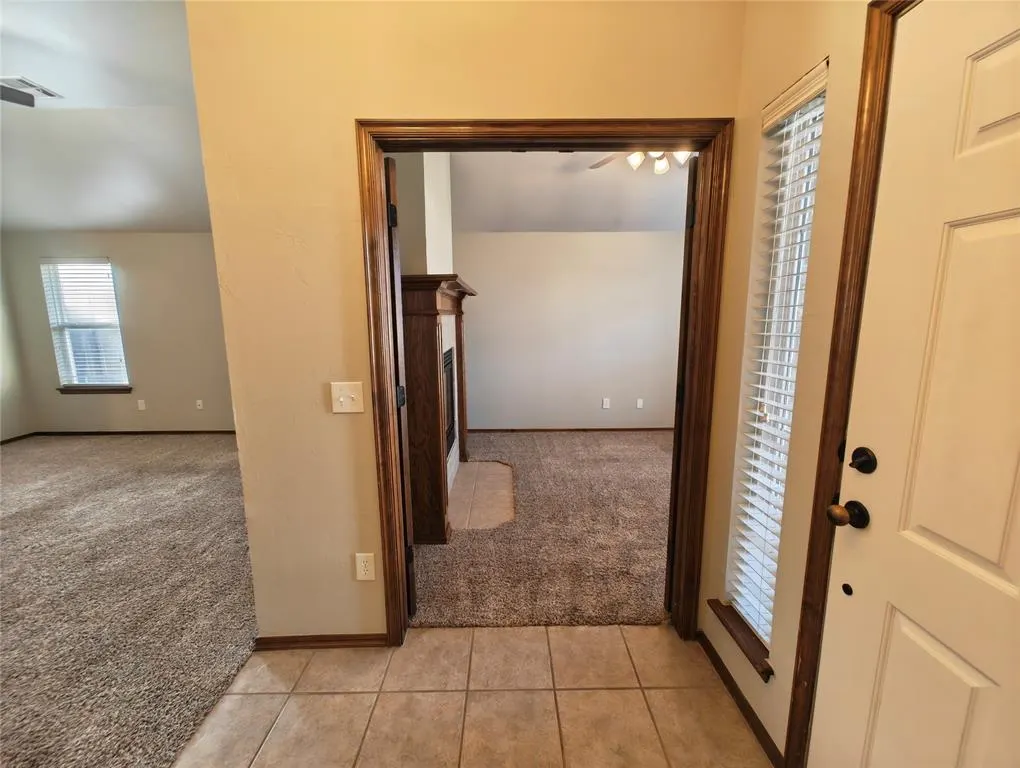 Photo 4 — 4213 Kensington Drive, Oklahoma City, OK 73160