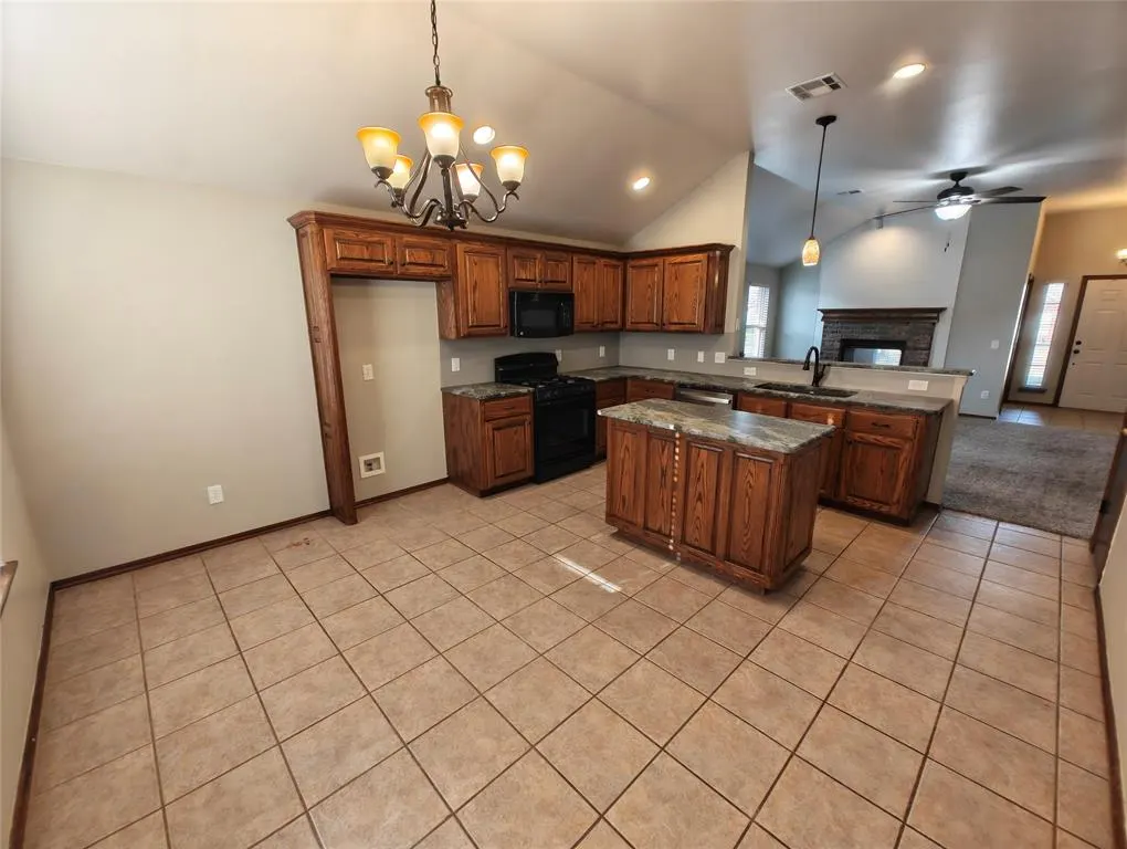 Photo 6 — 4213 Kensington Drive, Oklahoma City, OK 73160