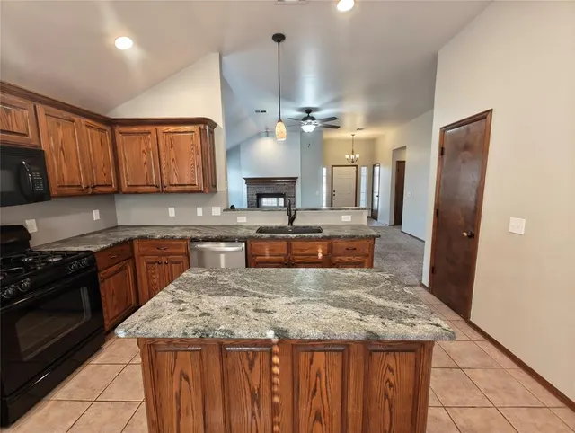 Photo 7 — 4213 Kensington Drive, Oklahoma City, OK 73160