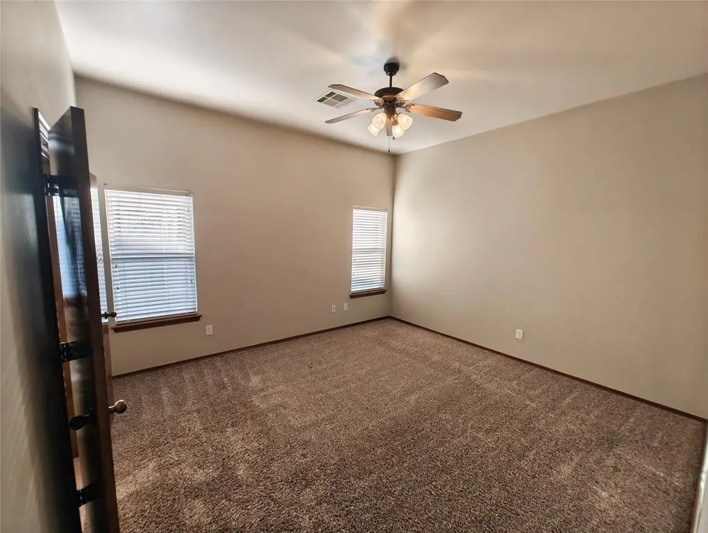 Photo 18 — 4213 Kensington Drive, Oklahoma City, OK 73160