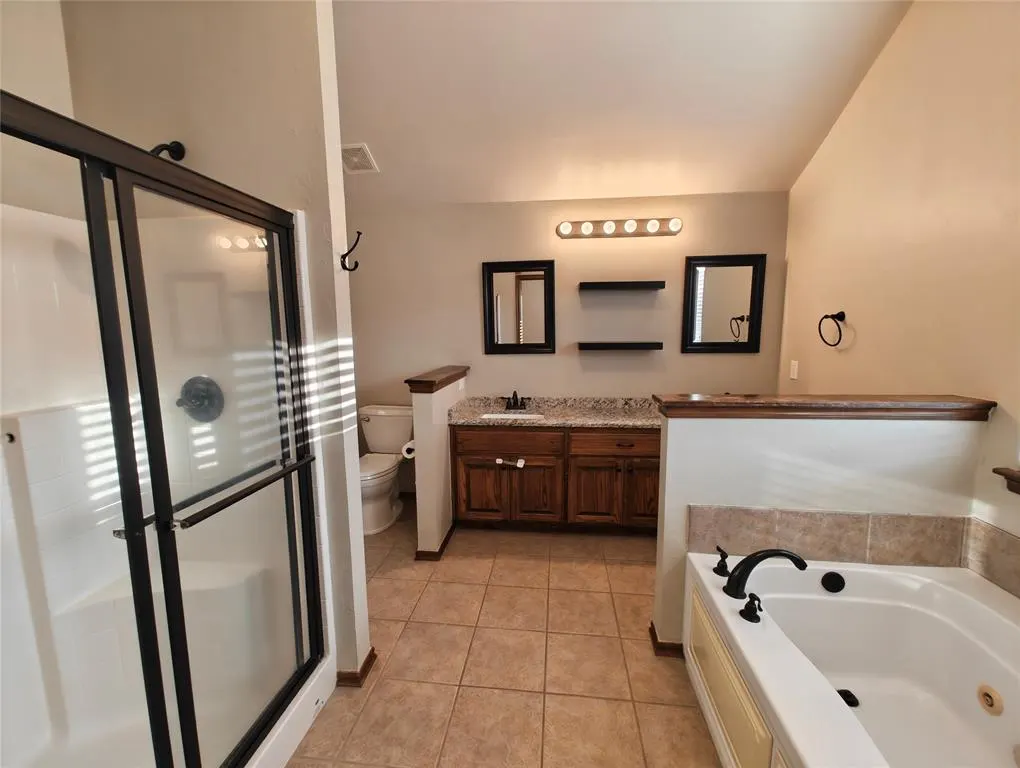 Photo 19 — 4213 Kensington Drive, Oklahoma City, OK 73160