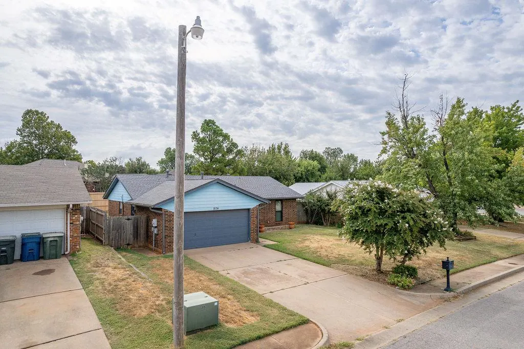 Photo 24 — 1624 Apian Way, Edmond, OK 73003