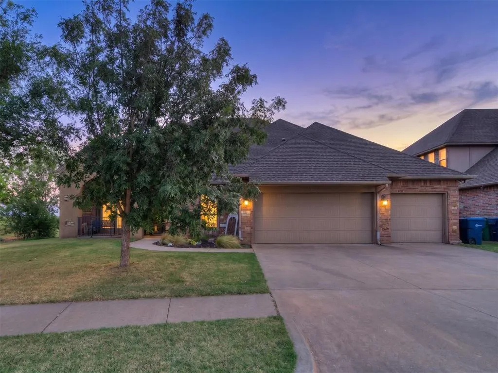 Front exterior — 13305 Ambleside Drive, Yukon, OK 73099