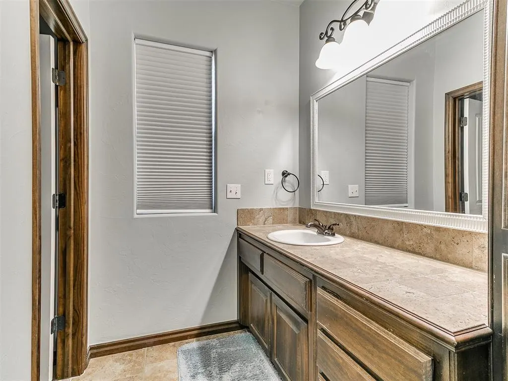 Photo 34 — 13305 Ambleside Drive, Yukon, OK 73099