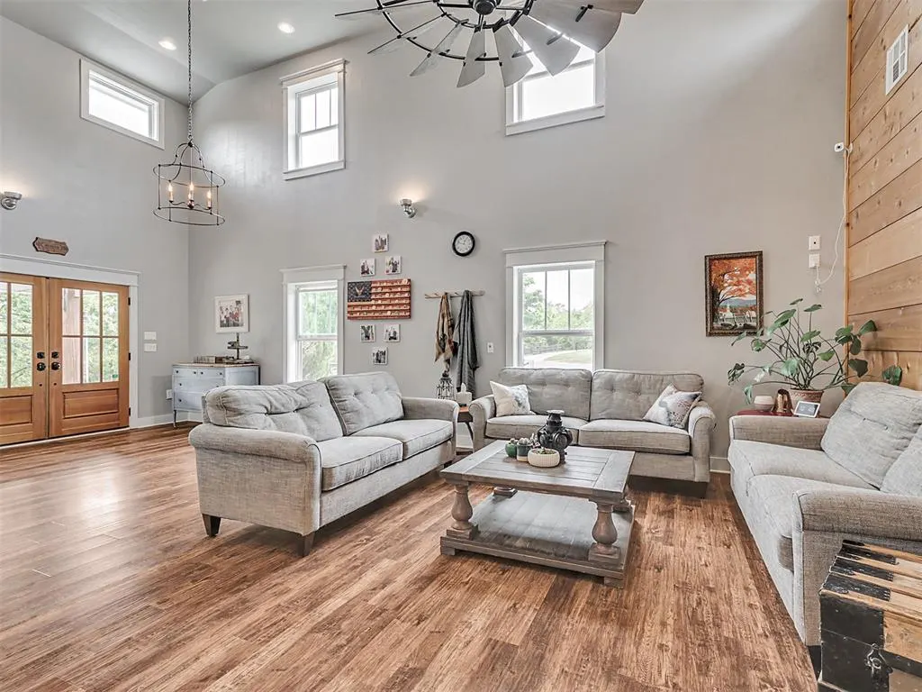 Photo 13 — 3001 NE 80th Avenue, Norman, OK 73026