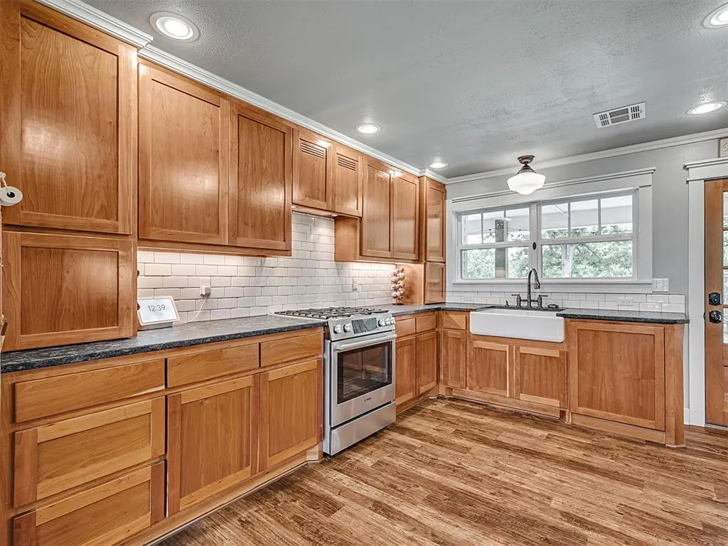 Photo 16 — 3001 NE 80th Avenue, Norman, OK 73026
