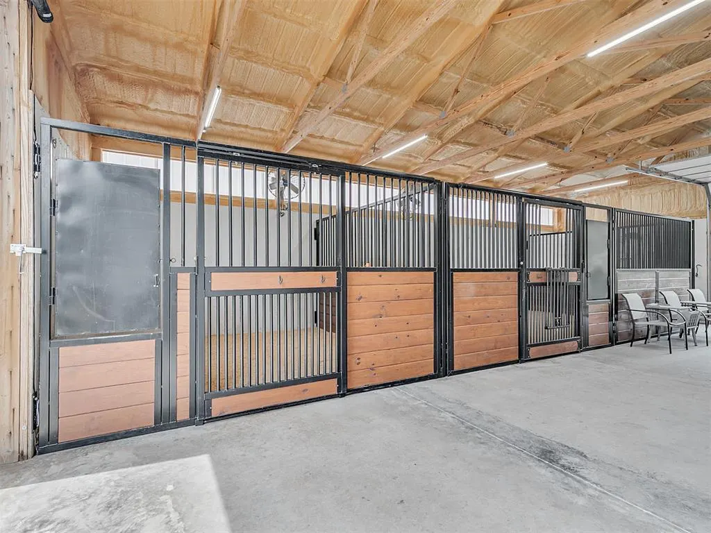 Photo 43 — 3001 NE 80th Avenue, Norman, OK 73026