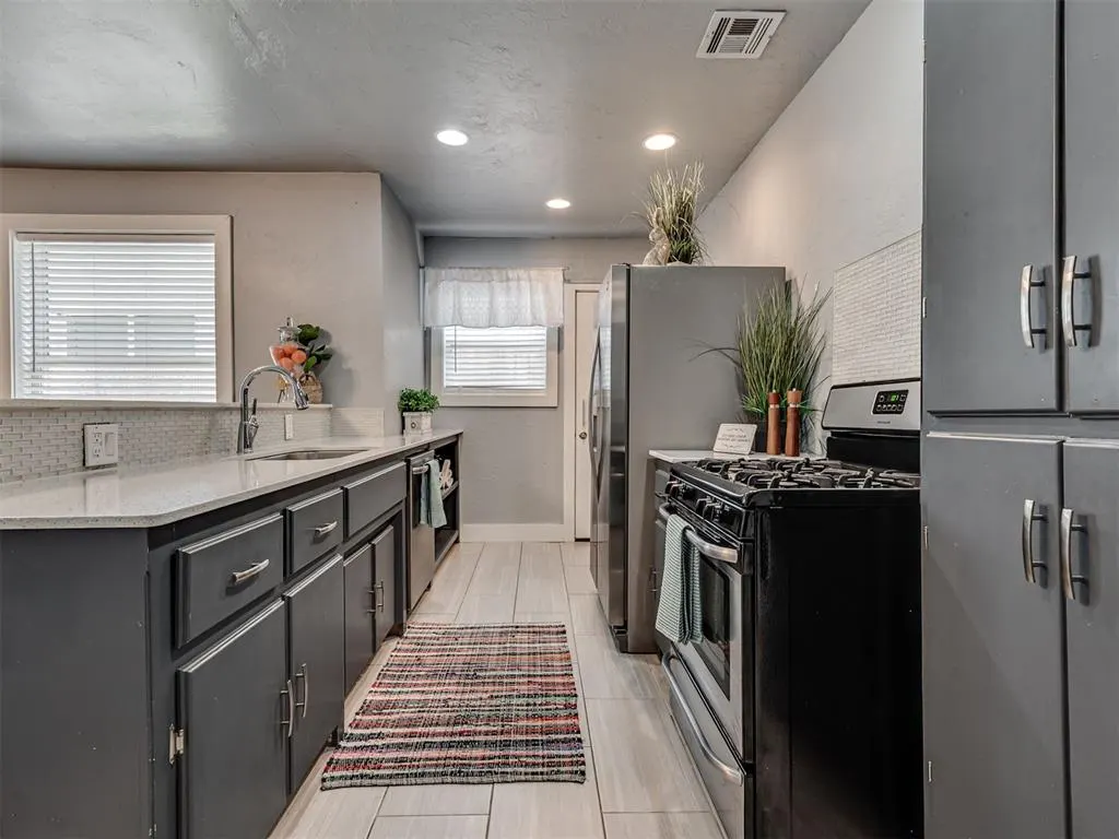 Photo 9 — 116 NW 31st Street, Oklahoma City, OK 73118