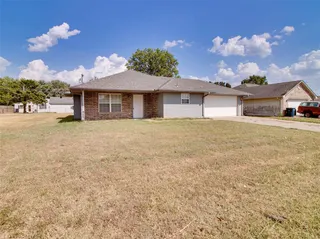 Sold home at 209 S 6th Avenue