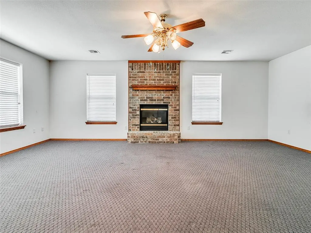 Photo 8 — 209 S 6th Avenue, Stroud, OK 74079