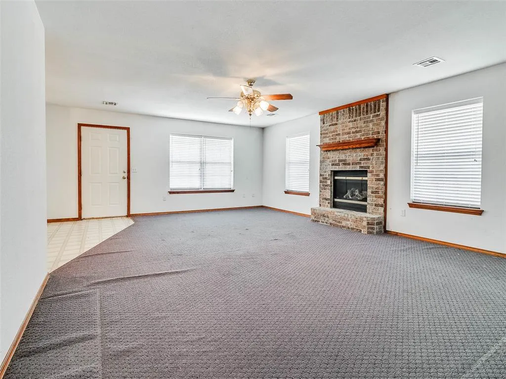 Photo 9 — 209 S 6th Avenue, Stroud, OK 74079