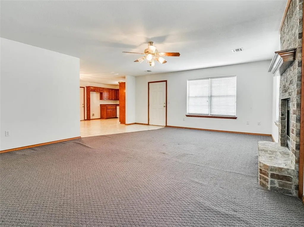 Photo 10 — 209 S 6th Avenue, Stroud, OK 74079