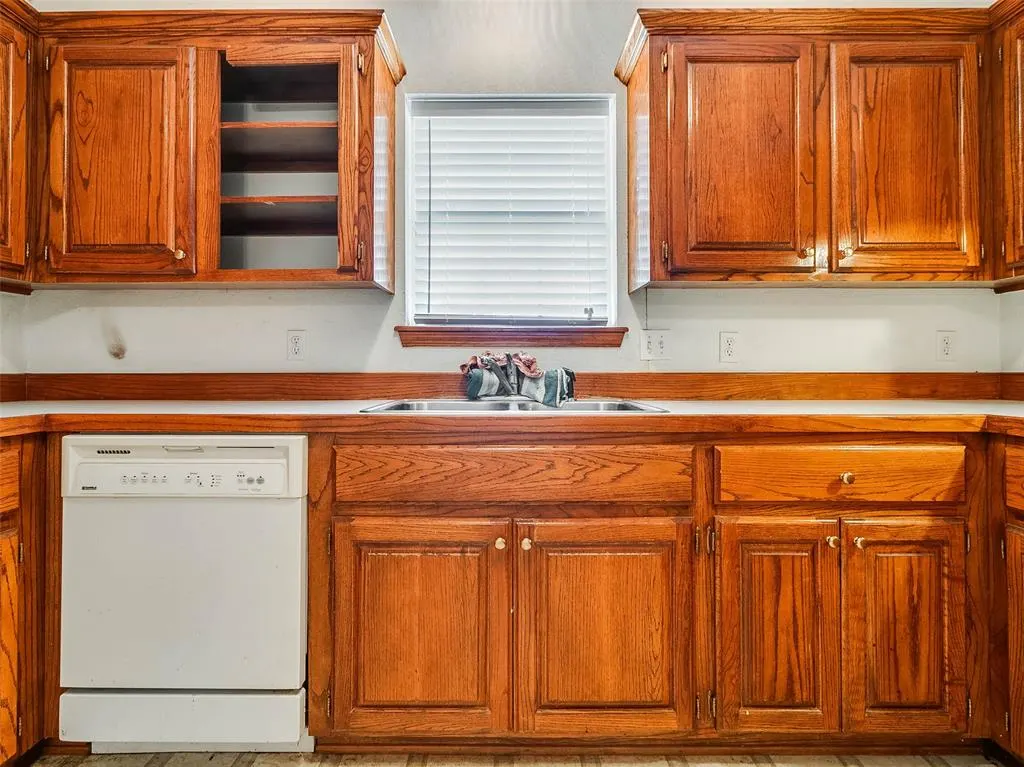 Photo 18 — 209 S 6th Avenue, Stroud, OK 74079