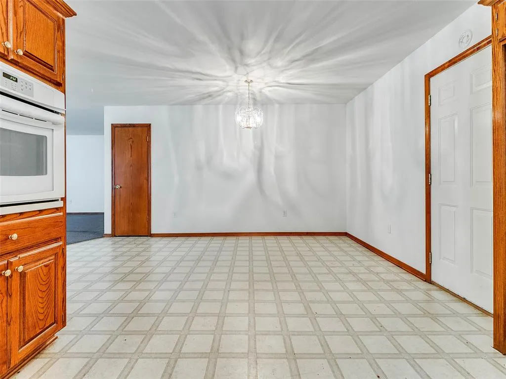 Photo 19 — 209 S 6th Avenue, Stroud, OK 74079