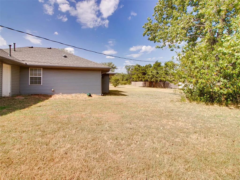 Photo 25 — 209 S 6th Avenue, Stroud, OK 74079
