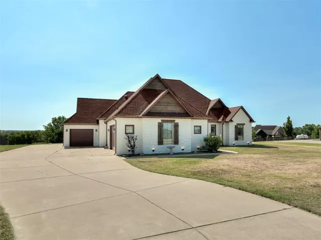 Photo 2 — 3682 Winding Ridge Drive, Blanchard, OK 73010